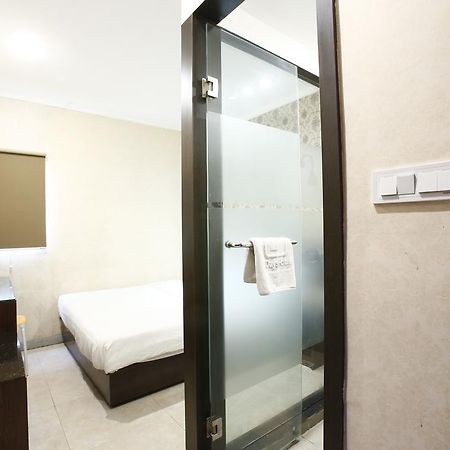 Reddoorz @ Gajah Mada Hotel Jakarta Ngoại thất bức ảnh