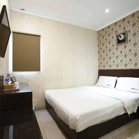 Reddoorz @ Gajah Mada Hotel Jakarta Ngoại thất bức ảnh