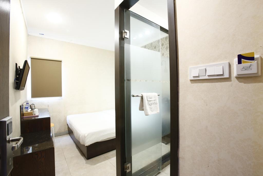 Reddoorz @ Gajah Mada Hotel Jakarta Ngoại thất bức ảnh