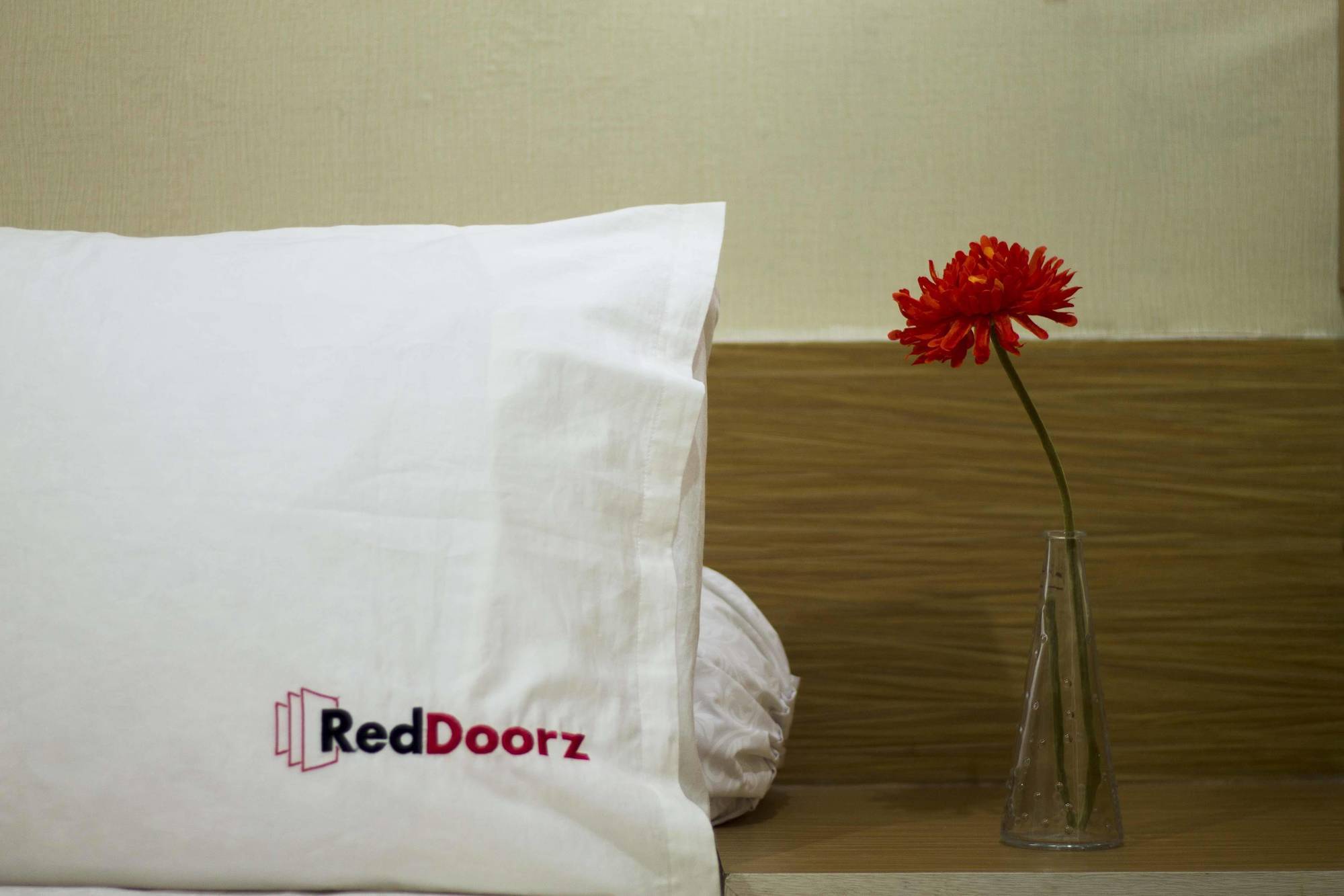 Reddoorz @ Gajah Mada Hotel Jakarta Ngoại thất bức ảnh
