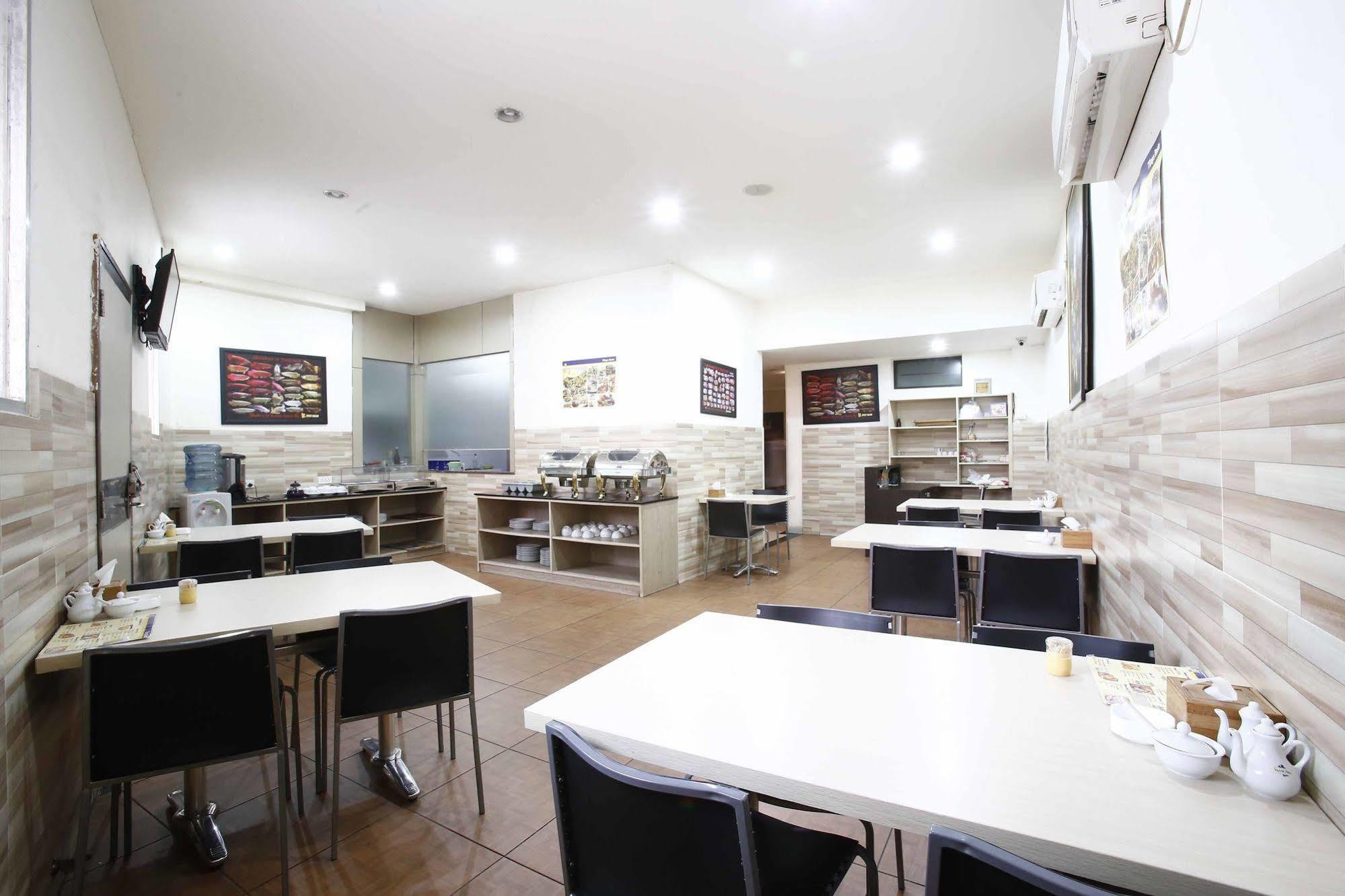 Reddoorz @ Gajah Mada Hotel Jakarta Ngoại thất bức ảnh