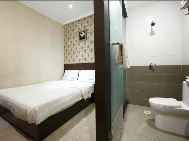 Reddoorz @ Gajah Mada Hotel Jakarta Ngoại thất bức ảnh